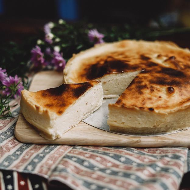 Disfruta de la tarta de queso sin remordimientos con esta receta saludable que no engorda porque apenas calorías