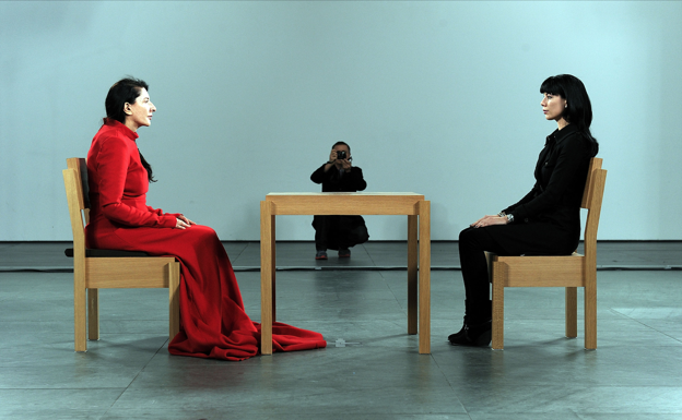 Marina Abramovic durante su retrospectiva en el MoMa, en 2010.