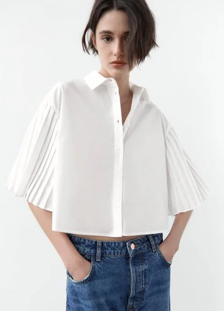 Las blusas y blancas más bonitas y favorecedoras que solucionarán todos los looks | Mujer Hoy