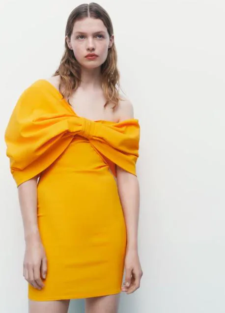 El vestido amarillo de Zara que sienta fenomenal porque realza tu bronceado  y estiliza tu cintura