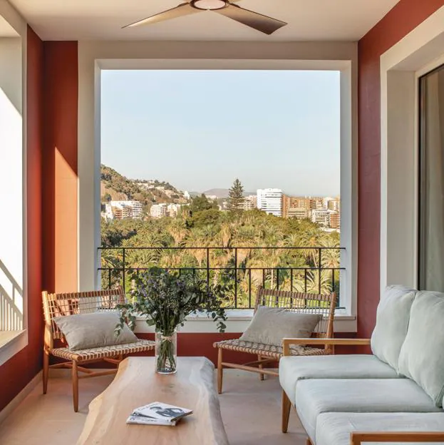 La terraza de la junior suite del Only You Málaga.