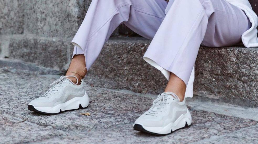 10 zapatillas deportivas low cost que combinan con todo para ir cómoda a diario