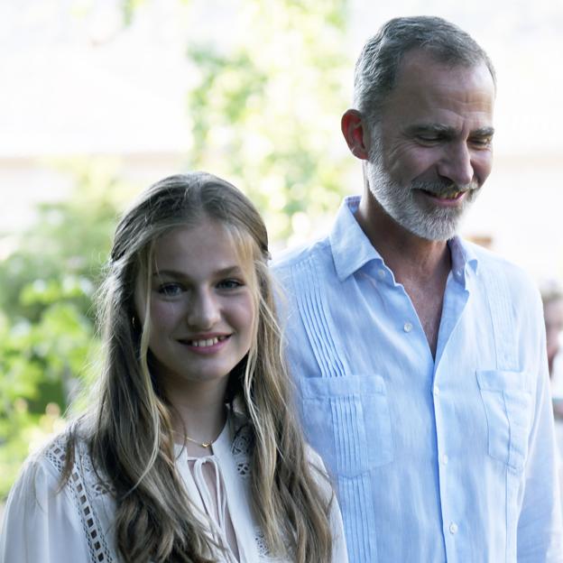 La princesa Leonor con su padre el rey Felipe VI.