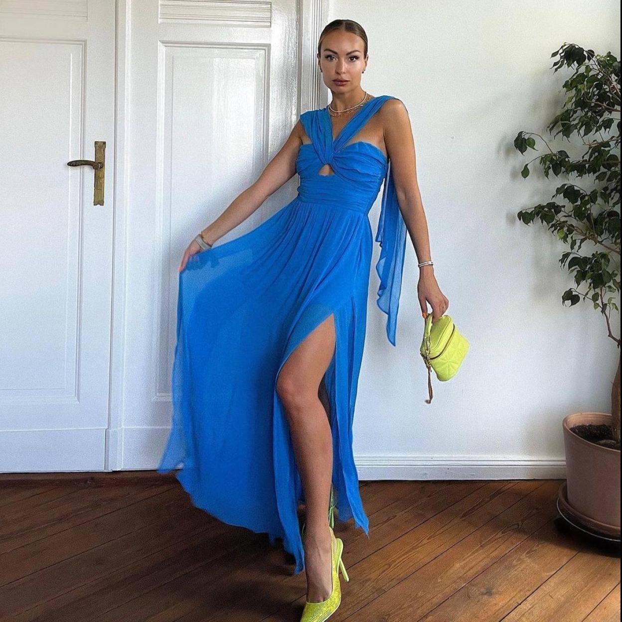 El espectacular vestido de invitada más buscado del low cost que favorece a  todas | Mujer Hoy