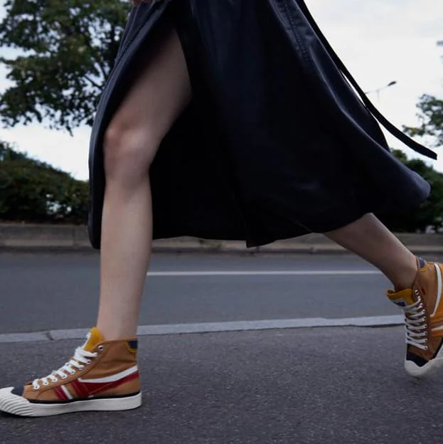 La colección zapatillas vintage de Zara que darán el rollazo definitivo a tu look mas casual | Mujer Hoy