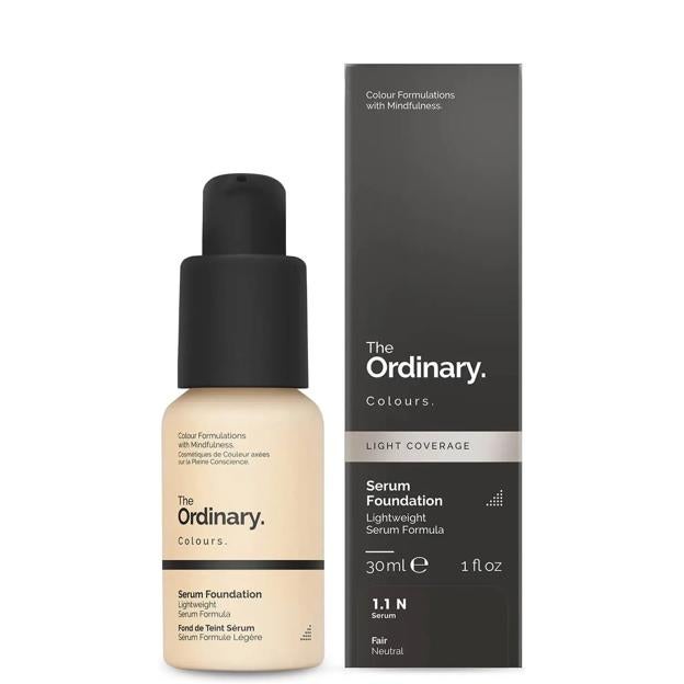 Base de maquillaje sérum con SPF 15 de The Ordinary.