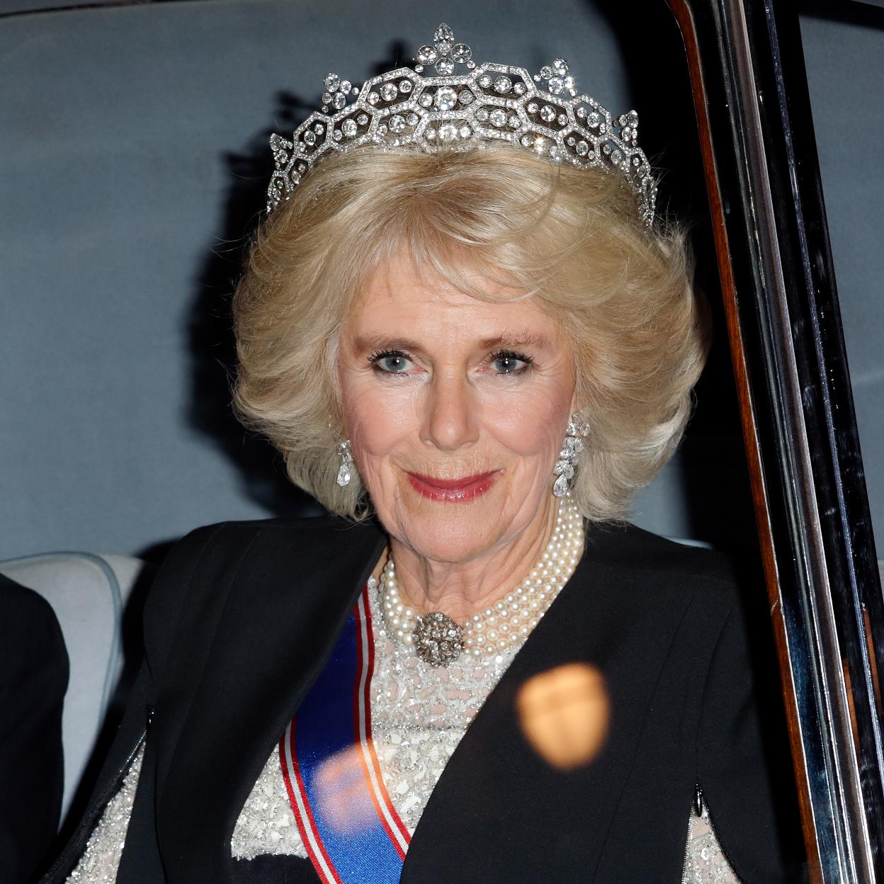 Camilla Parker-Bowles con una tiara./GETTY