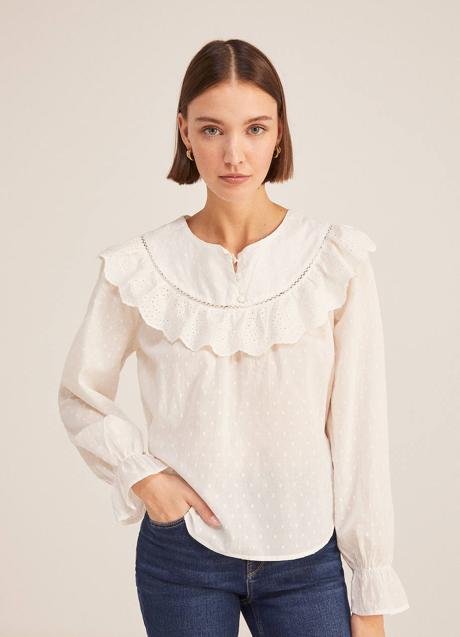 Blusa romántica de plumeti con cuello bobo