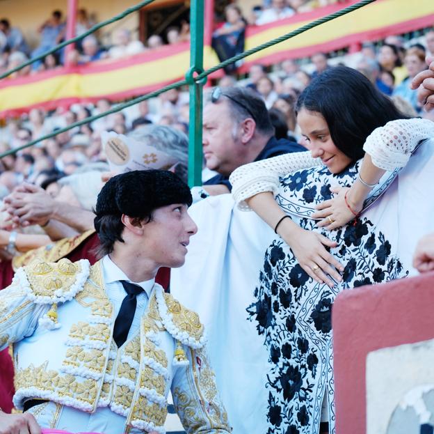 Quién es Andrés Roca Rey, el torero peruano que obsesiona a Victoria Federica Marichalar (y que la infanta Elena querría como yerno)