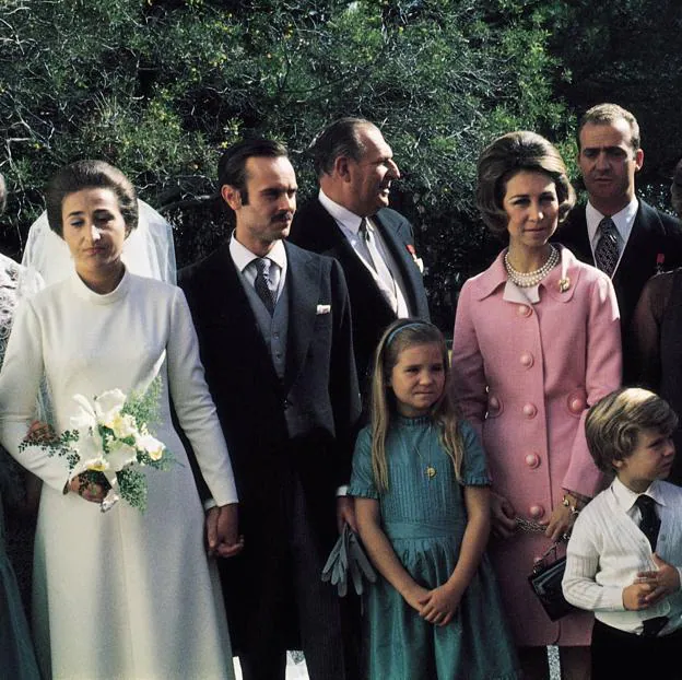 La infanta Margarita y Carlos Zurita, la desastrosa boda que dio como fruto el matrimonio más exitoso de los Borbones
