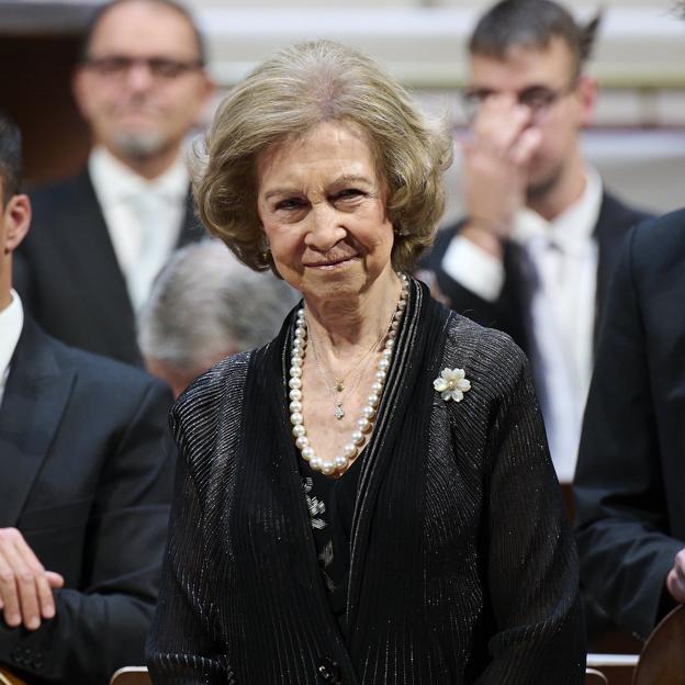 La reina Sofía ha cumplido 84 años sola en Zarzuela, separada del rey emérito Juan Carlos, preocupada por su hermano Constantino y sin su nieta favorita a su lado