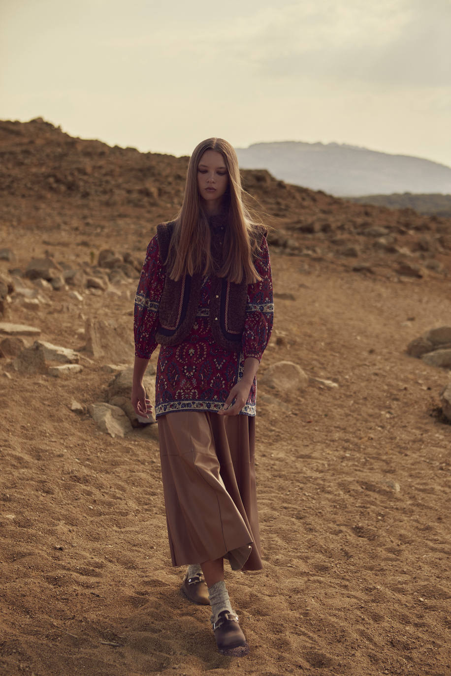 Looks boho con prendas de cuero: estilo étnico