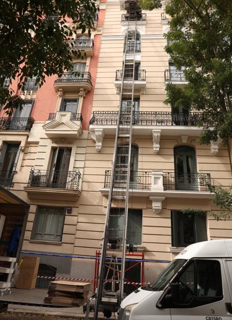 Fachada del piso de Almagro al que se mudó la infanta Elena durante las obras de su casa.