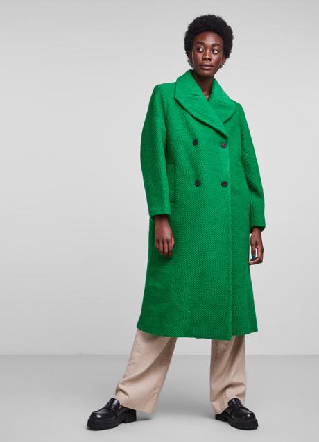 Seis abrigos buenos de El Corte Inglés que añaden un color a cualquiera de tus estilismos | Mujer Hoy