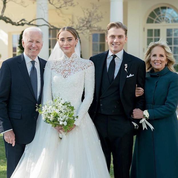 Los detalles del espectacular vestido de novia de la nieta de Biden y su boda en la Casa Blanca