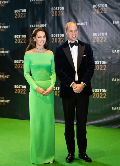 Kate Middleton, con el ya icónico vestido verde de alquiler, acompañó el príncipe Guillermo en la entrega de los Premios Earthshot, en Boston. (Foto: @PRINCEANDPRINCESSOFWALES)