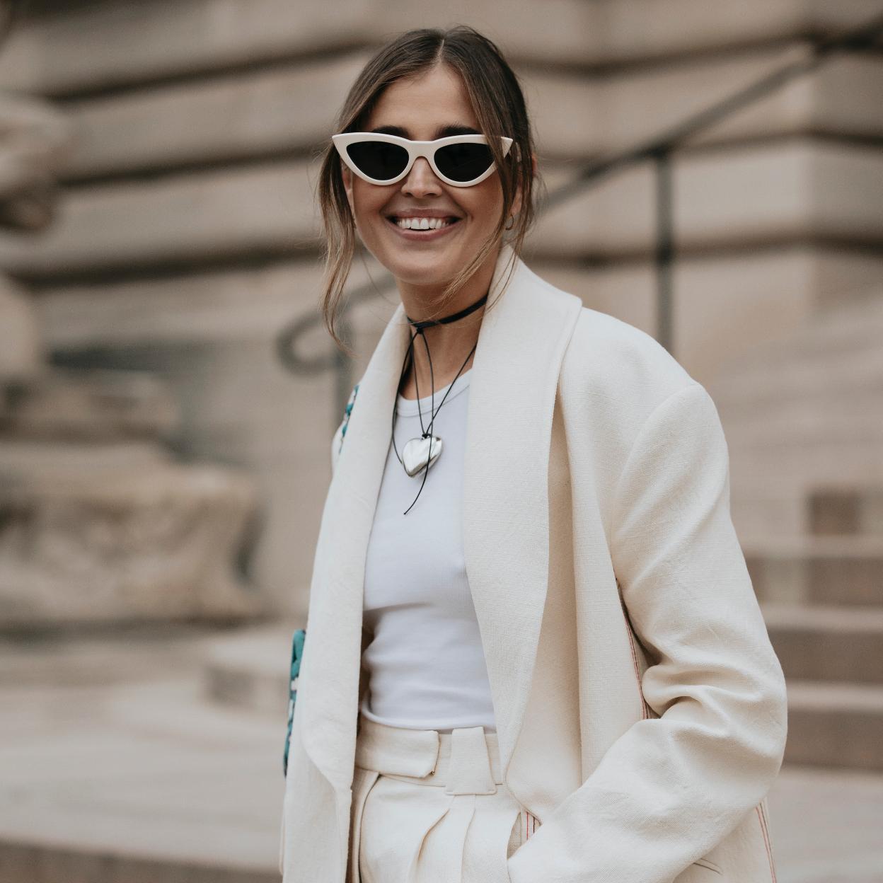 Trasplante Bueno nosotros moda: Cinco blazers de color blanco que iluminan cualquier total look  aburrido en negro | Mujer Hoy