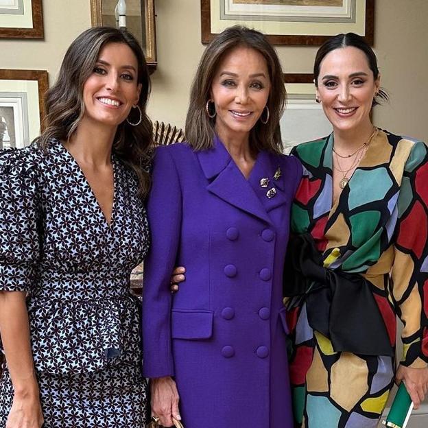 Isabel Preysler, Tamara Falcó y Ana Boyer arrasan con sus looks de invitadas de invierno para la boda de Cristina Reyes