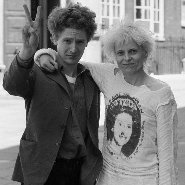 Muere Vivienne Westwood a los 81 años, adiós a la maravillosa diseñadora británica que se inventó el punk y nunca le tuvo miedo a nada