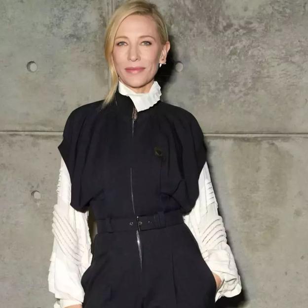 El mono negro más favorecedor lo ha llevado Cate Blanchett (y lo encontrarás en Mango Outlet)