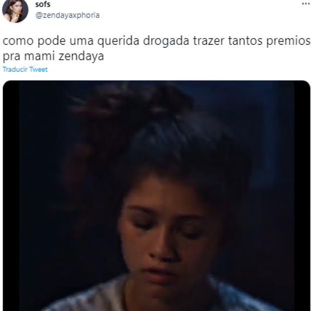 Meme de Zendaya en los Globos de Oro 2023.