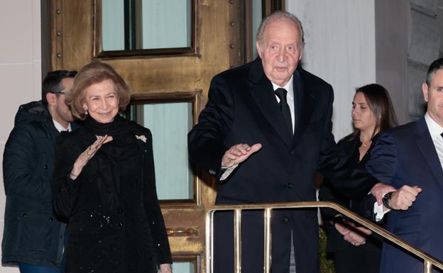 Sofía de Grecia y Juan CArlos I en Atenas.