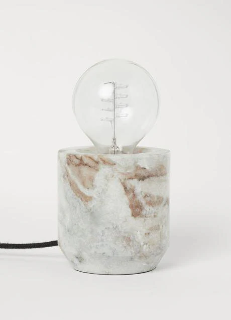 Lámpara de mesa en mármol