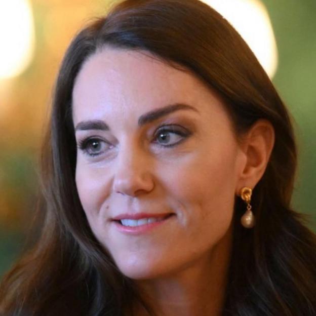 Kate Middleton rescata sus pendientes de perlas favoritísimos y sabemos dónde lo puedes conseguir a buen precio