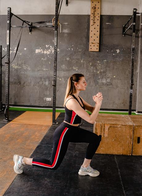 Mujer haciendo deporte/PEXELS