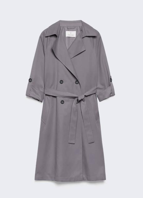 Trench fluido en color gris de Stradivarius (39,99 euros)