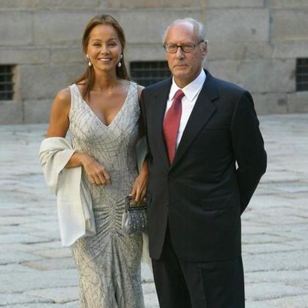 Isabel Preysler y Miguel Boyer en la boda de Ana Aznar.