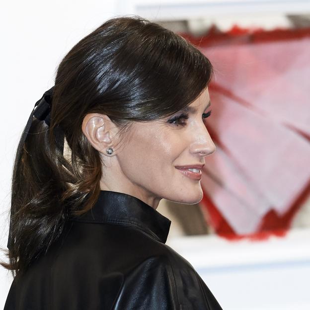 Letizia en ARCO: los mejores looks de la reina en la feria de arte de Madrid (y el más criticado) 