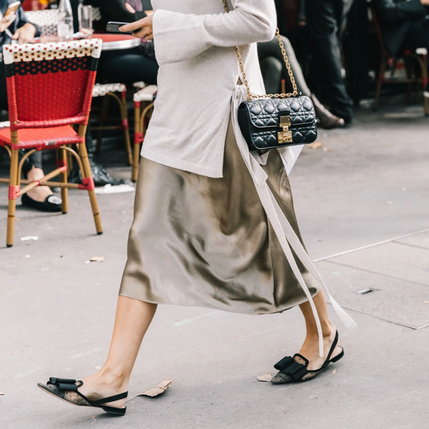 Hemos encontrado en Zara y Massimo Dutti los zapatos planos de Prada que no te vas a quitar en primavera 