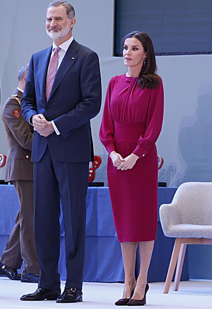 Así de bien sienta el vestido de la reina Letizia. / GTRES