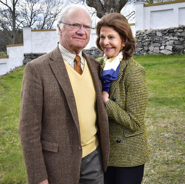 El rey Carlos Gustavo de Suecia y su esposa, la reina Silvia.