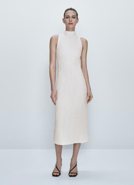 Vestido blanco sin mangas de Massimo Dutti (79,95 euros)