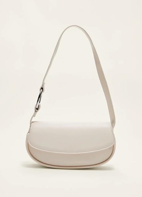 Bolso en color crudo de Stradivarius (15,99 euros)