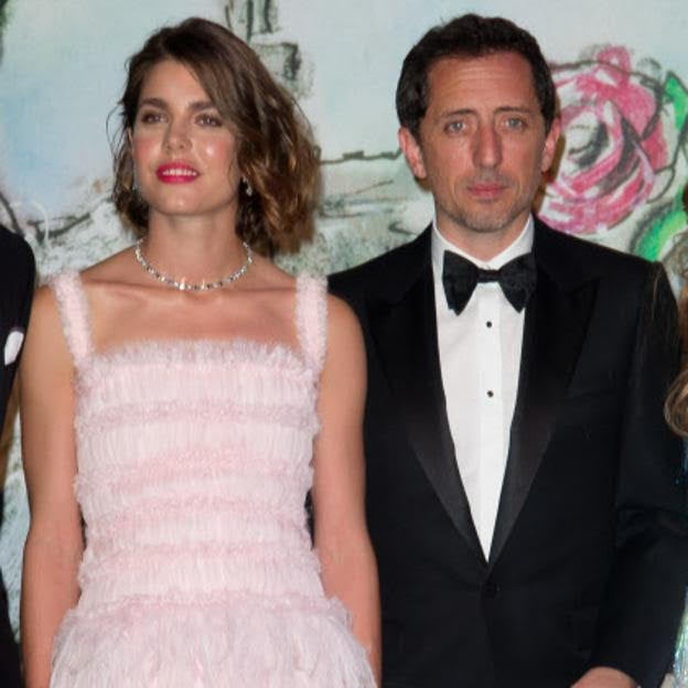 Charlotte Casiraghi y su novio, el actor Gad Elmaleh en 2013.