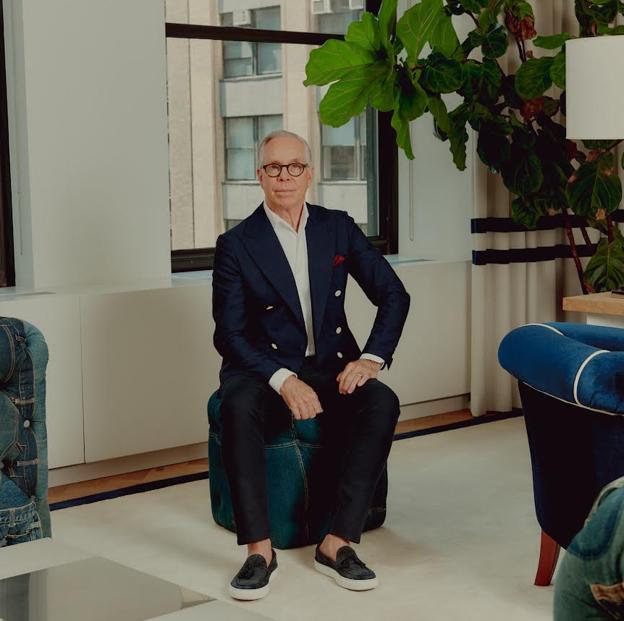 Entramos en los archivos de Tommy Hilfiger en Nueva York: «la moda tiene que conectar con la cultura de su tiempo, si no, es solo ropa»