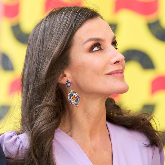 La reina Letizia, espectacular en Cádiz con un vestido lila nuevo y que van a querer todas las invitadas