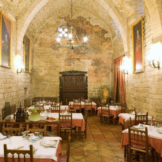 El comedor de la Hospedería de Roda de Isábena se encuentra en el antiguo refectorio.