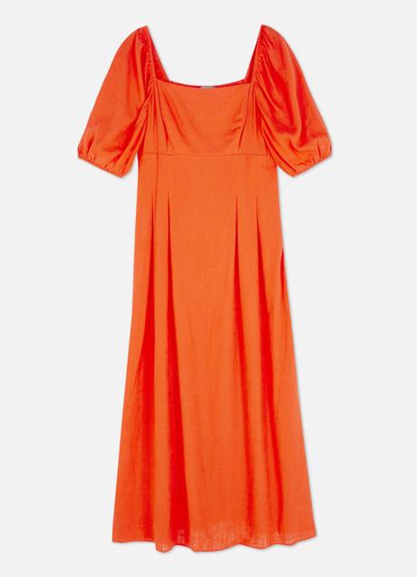 Vestido naranja de Primark, 20€.