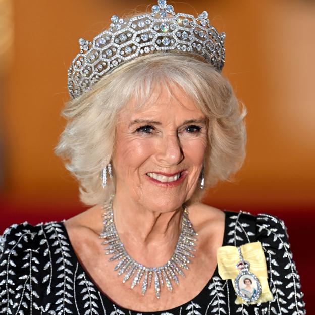 Camilla, la reina insegura: por qué su exceso de tiaras en Alemania es casi un fallo de protocolo (que nunca comete Letizia)