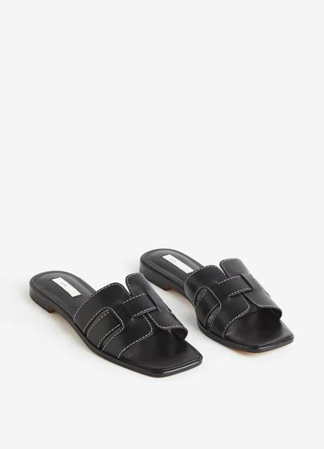 Sandalias negras de H&M (49,99 euros)