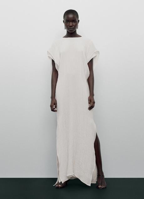 Vestido blanco de Massimo Dutti (149 euros)