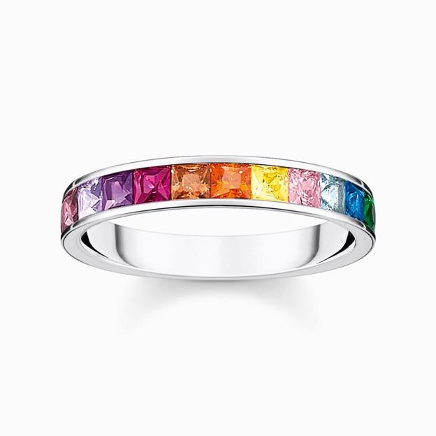 Anillo piedras de colores plata de Thomas Sabo con piedras multicolores engastadas a mano (109 euros).