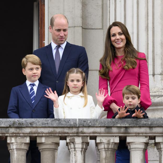 Cómo educan a sus hijos Kate Middleton y el príncipe Guillermo: una frase secreta para calmarlos, un método con disciplina y la suegra como referente