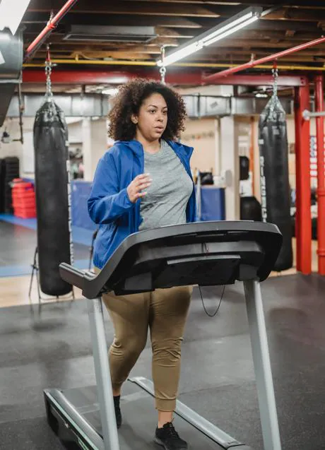 ejercicios en el gym: Aprende a utilizar la máquina escaladora en el  gimnasio