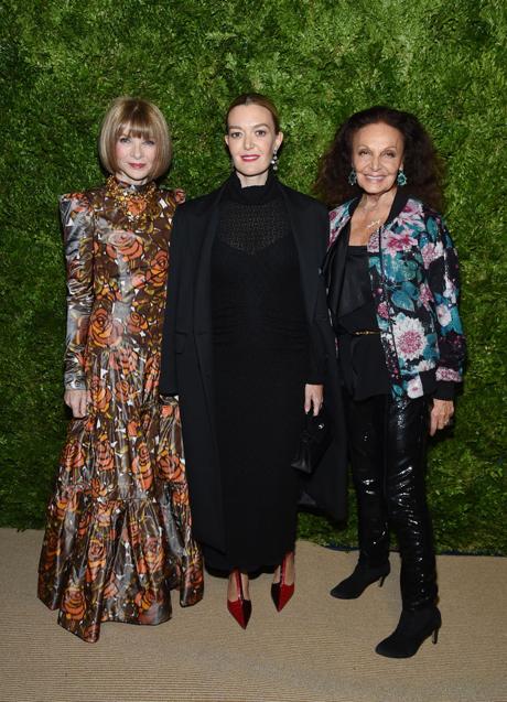 Marta Ortega, con Anna Wintour y Diane von Furstemberg. Foto: Getty.