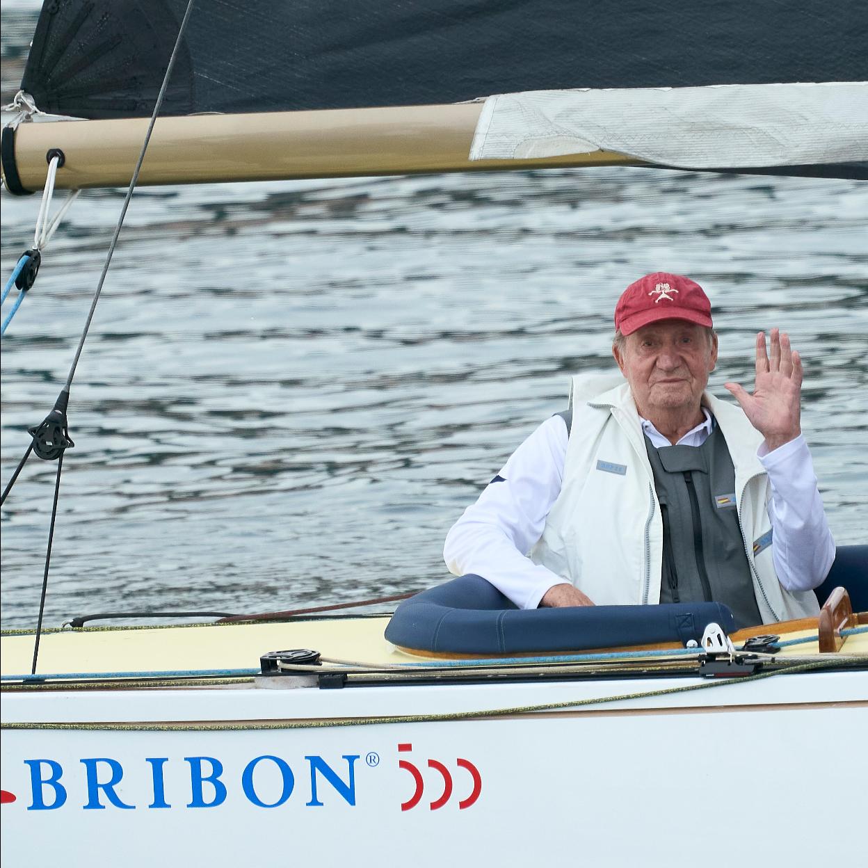 Rey Juan Carlos a bordo del Bribón en Sanxenxo/mujerhoy